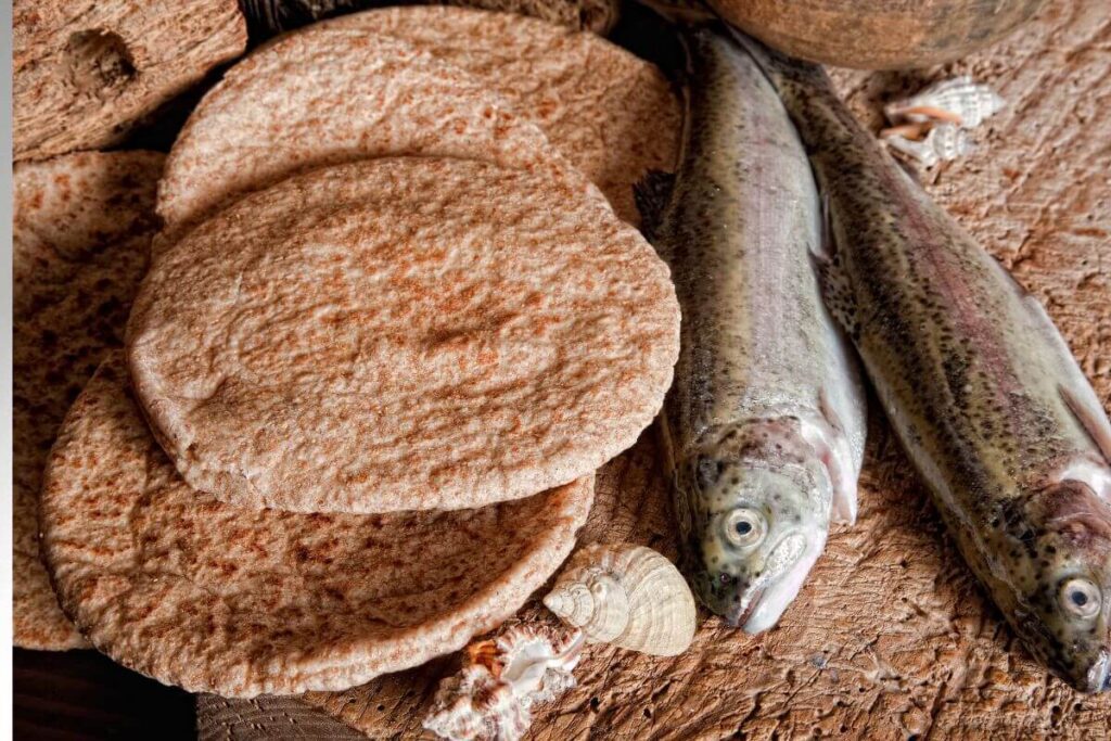 cinco pães e dois peixinhos